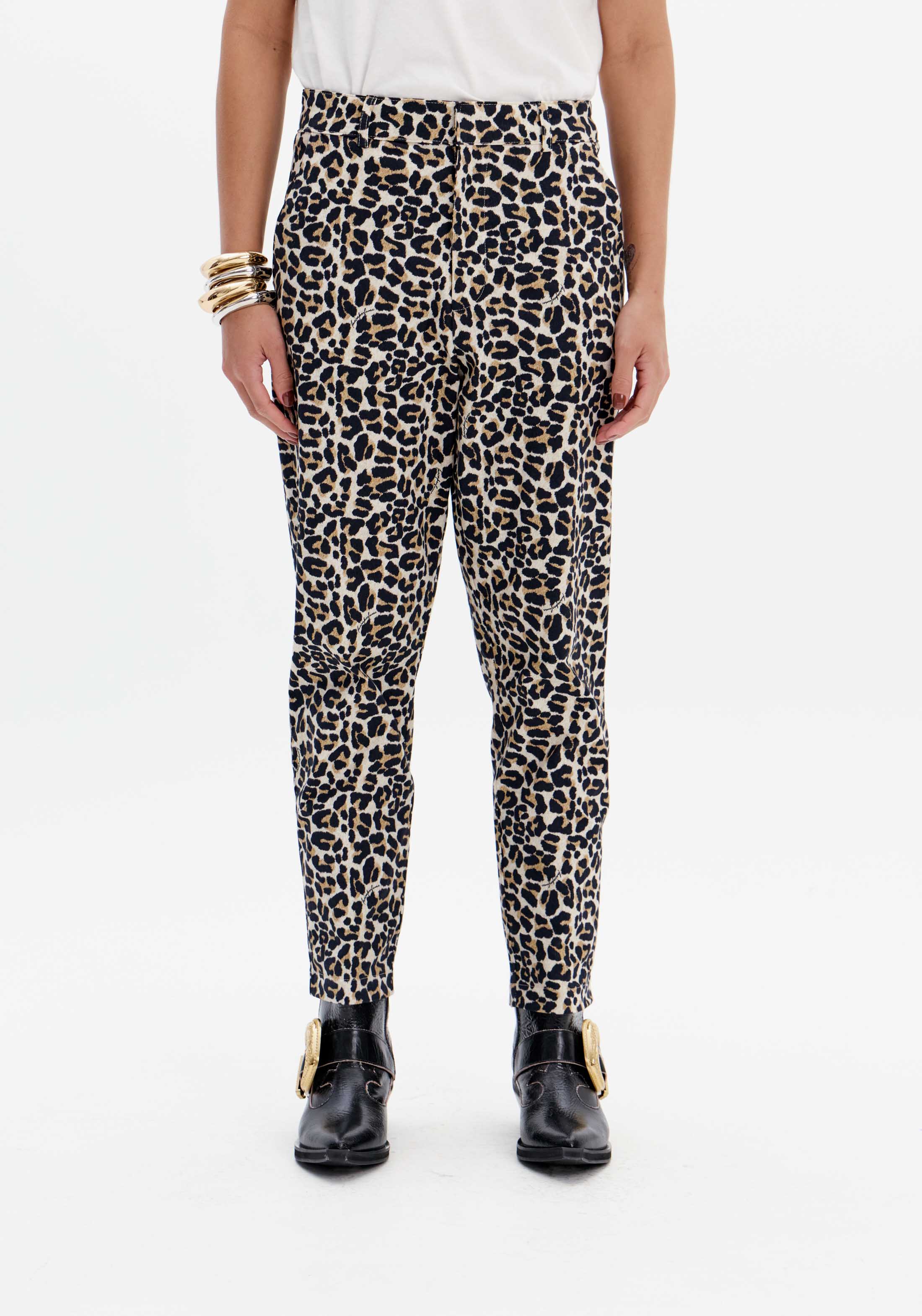 Calça Carrot Estampada Leopardo Skin