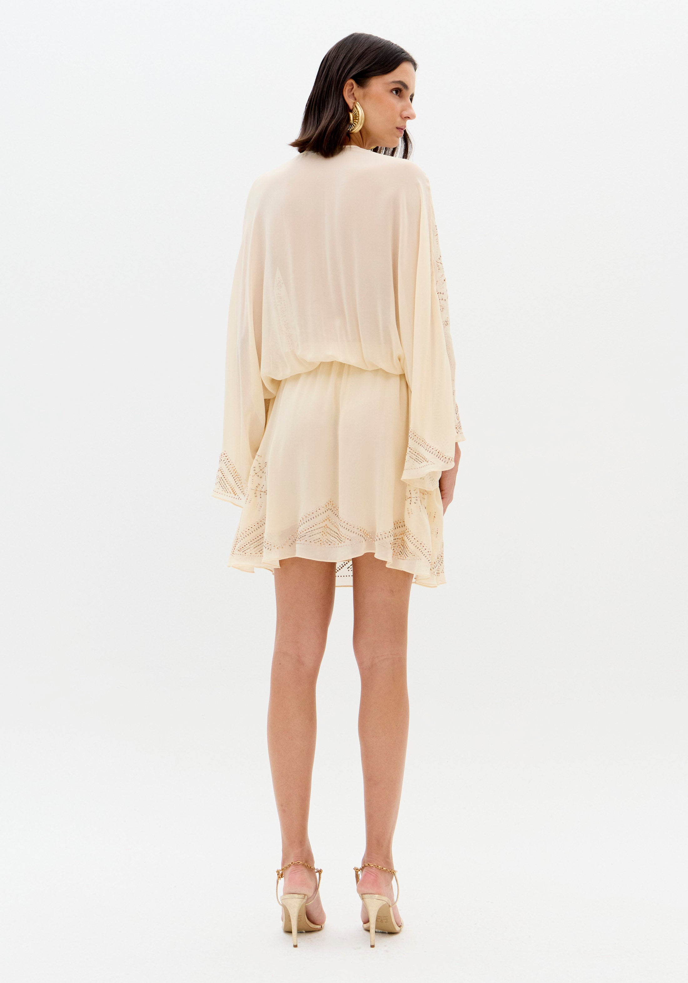 Vestido Curto Com Cristais