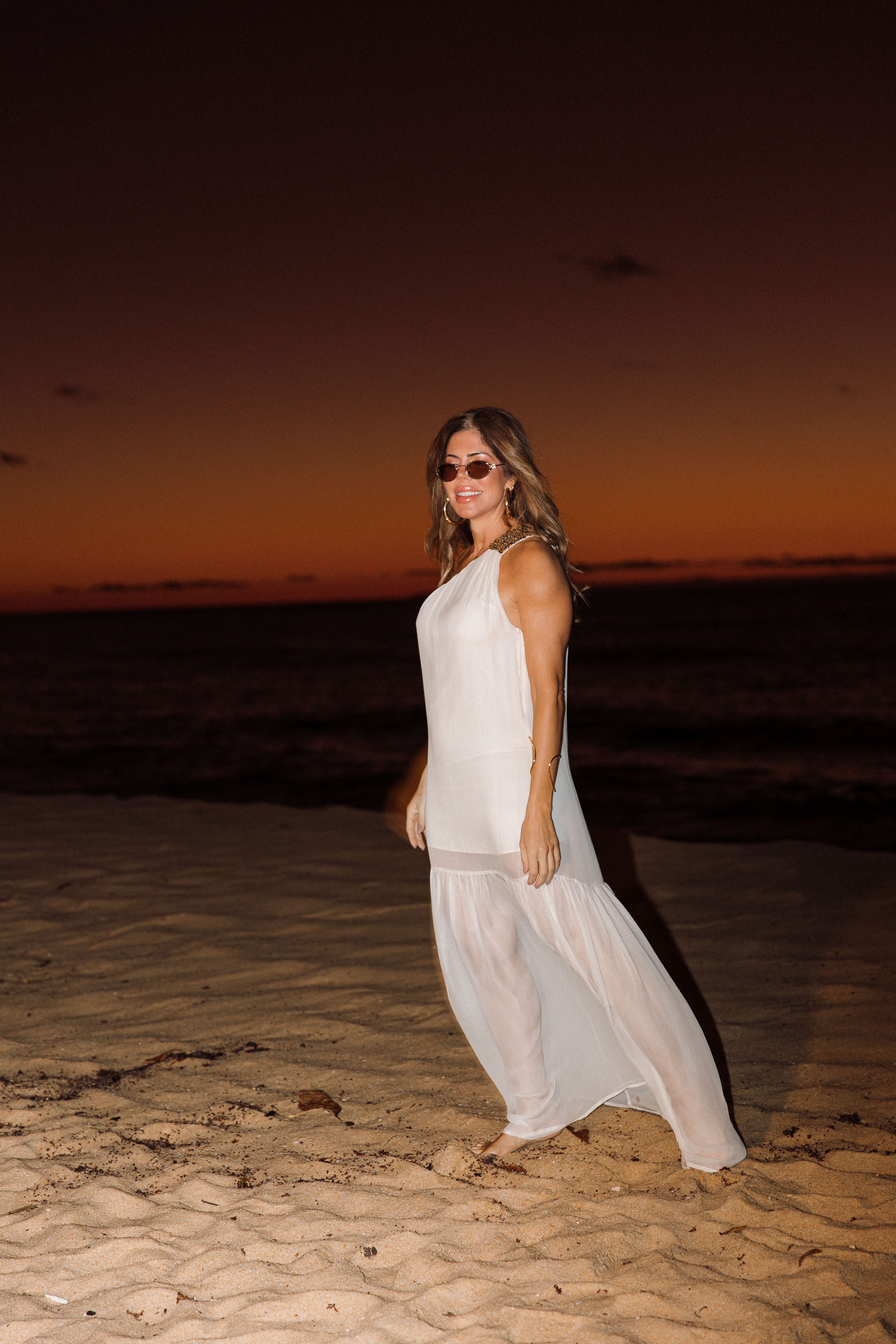 Vestido Detalhe Linho com Bordado Manual Bege Brilhantino