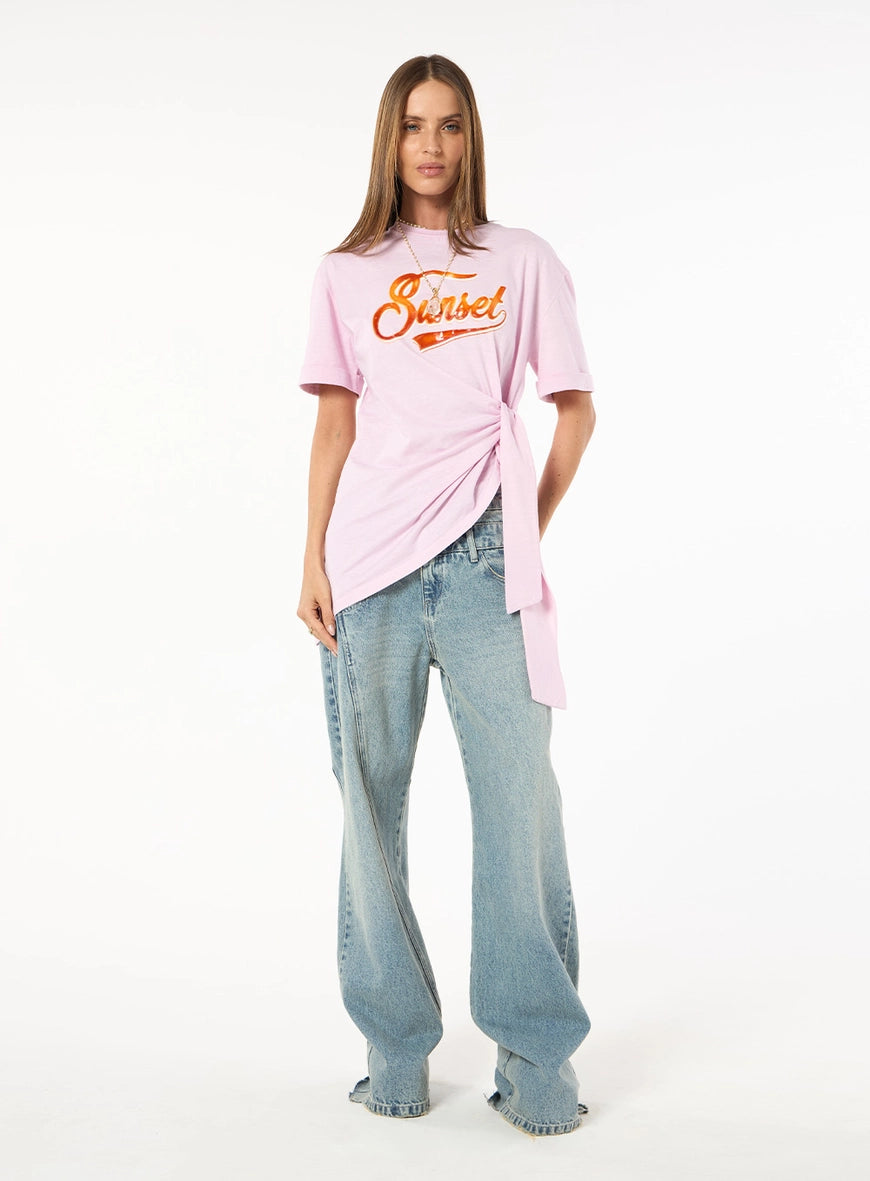 Camiseta Assimétrica Detalhe Nó Rosa Sweet Pink