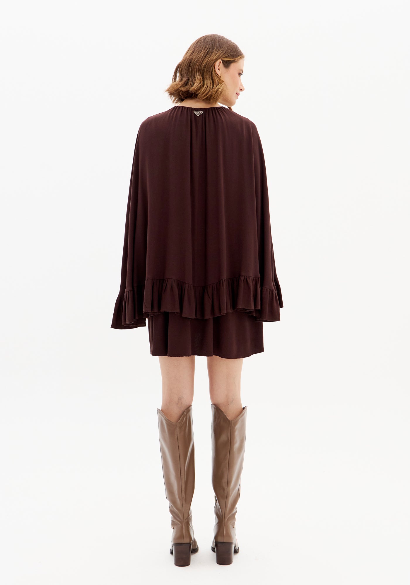 Vestido Curto Com Sobreposição
