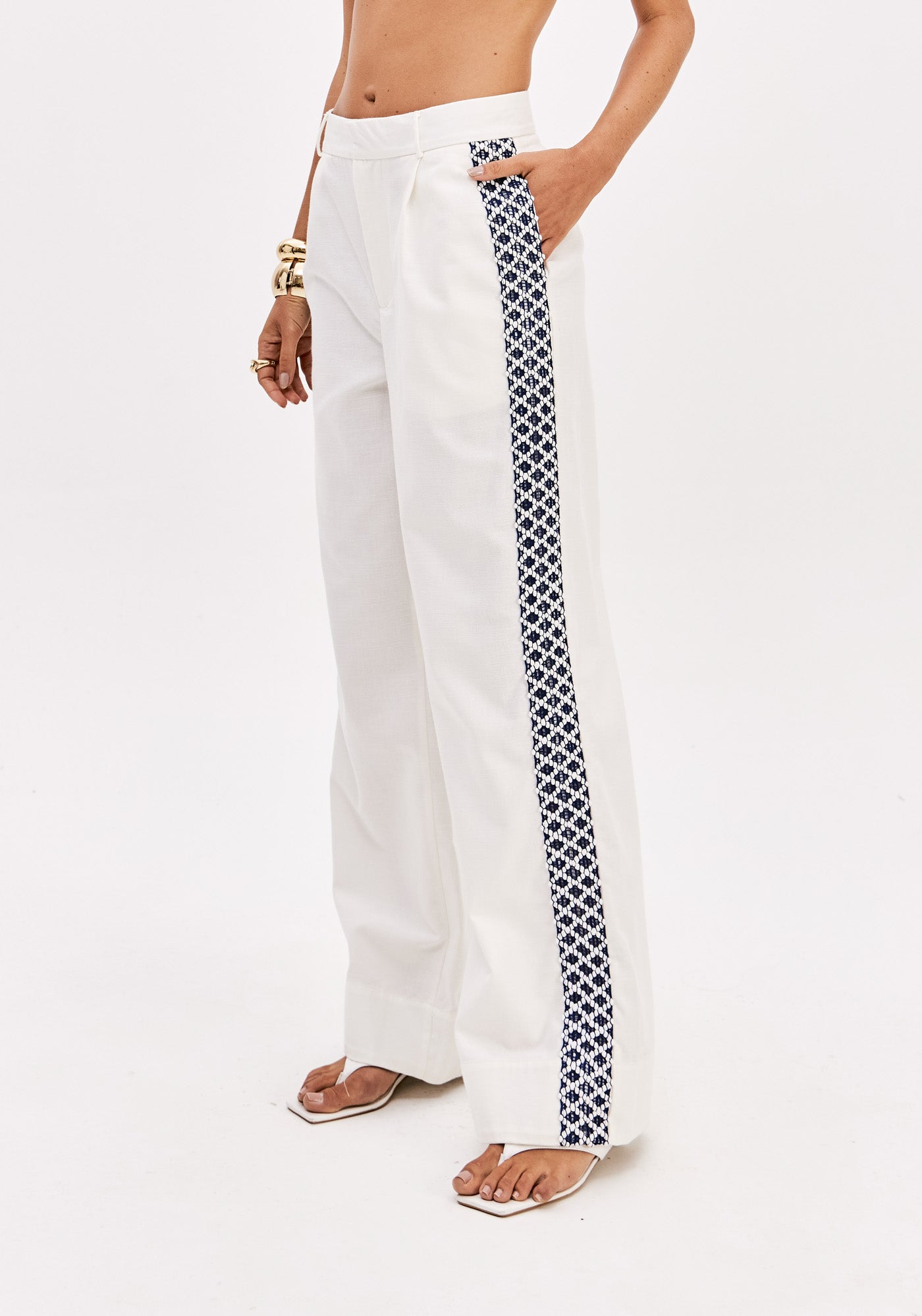 Calça Reta Com Renda