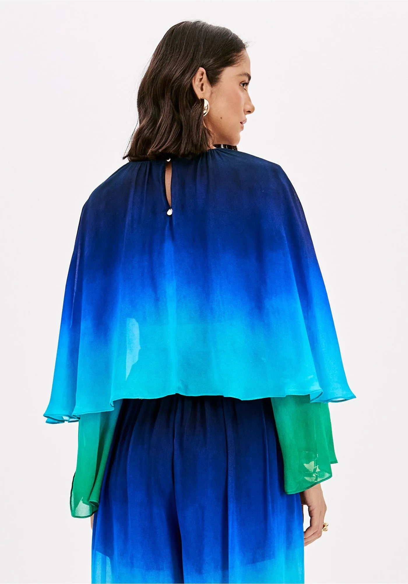 Blusa Ampla Com Sobreposição