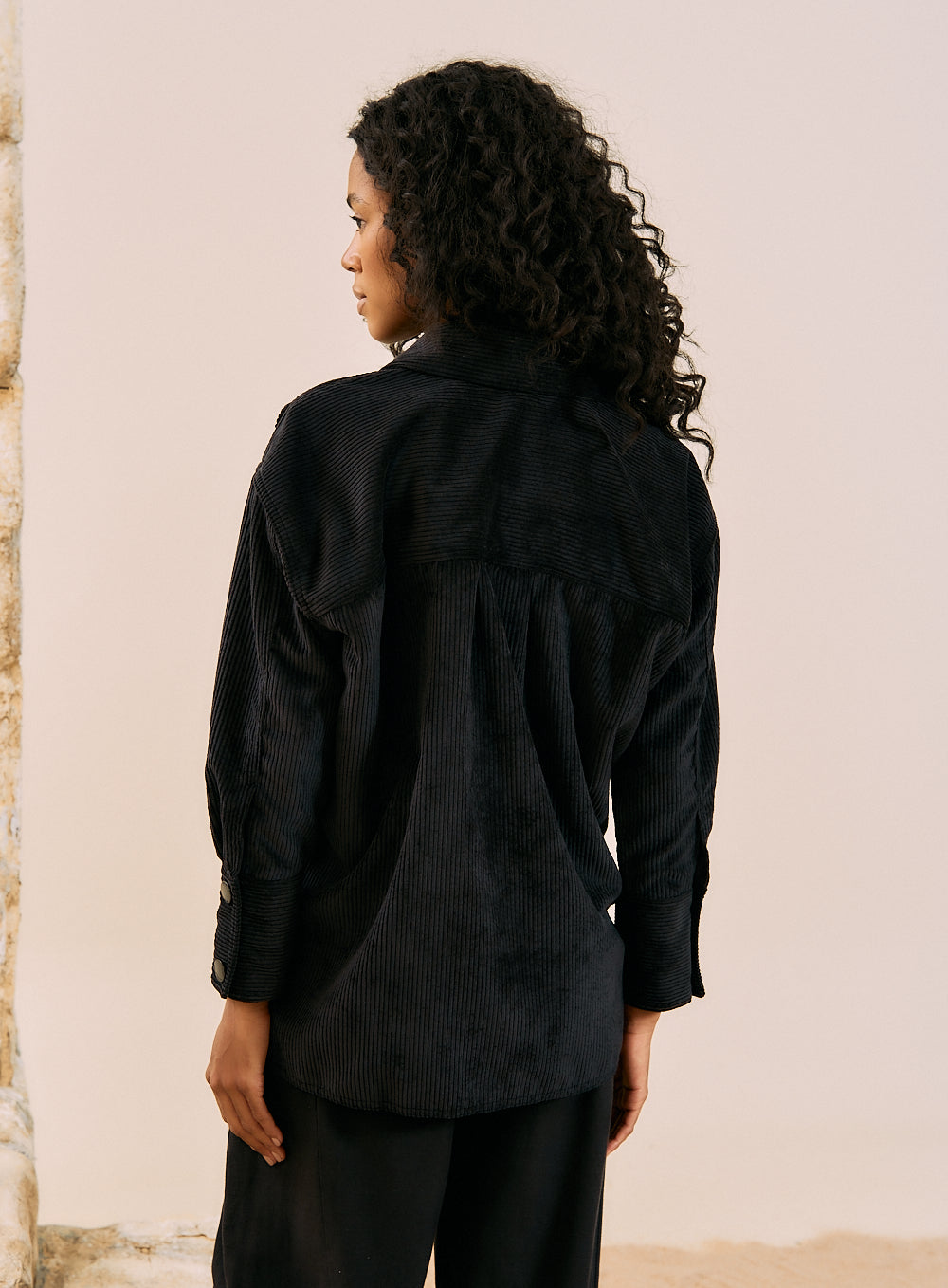 Camisa Bordado Preto