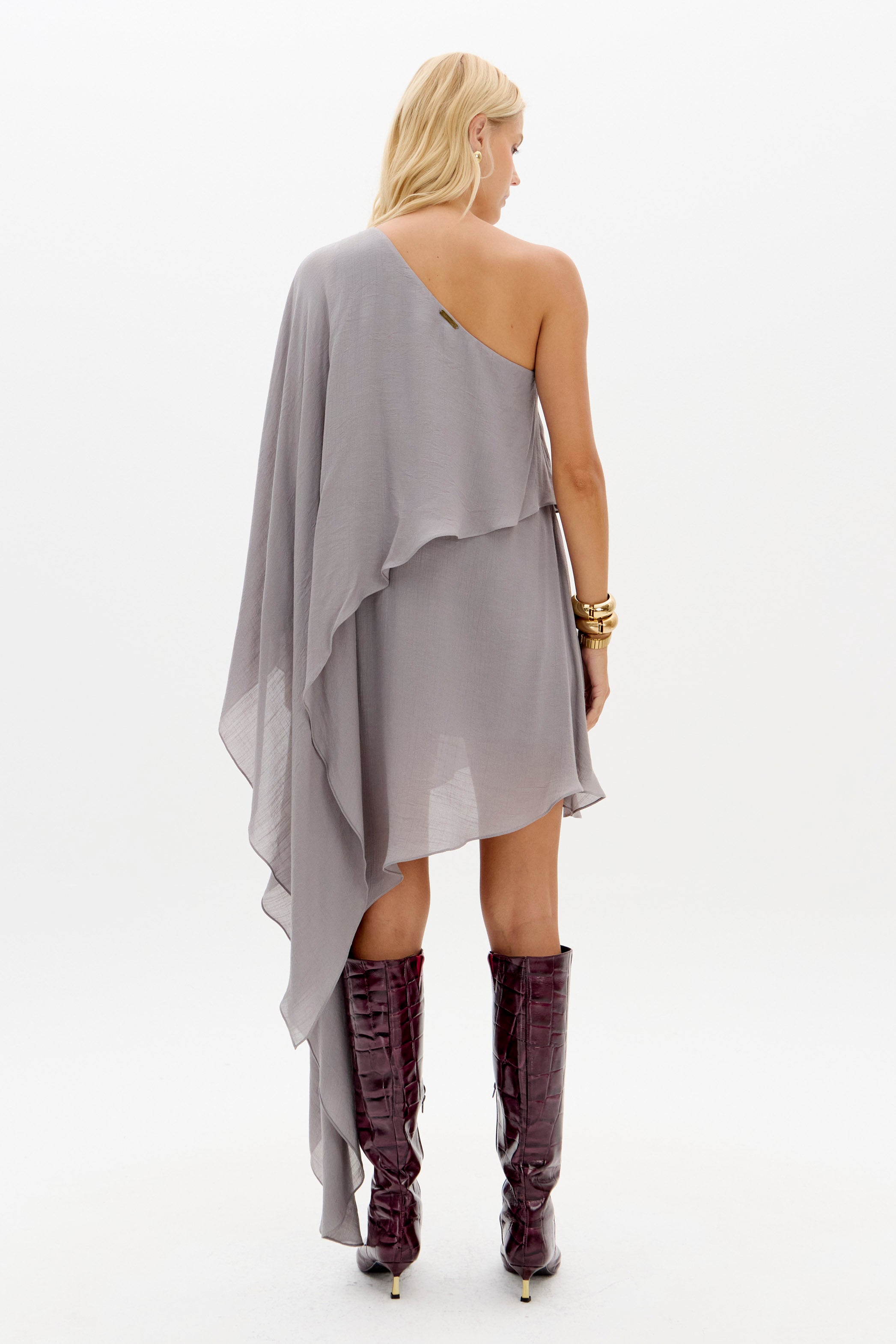 Vestido Curto Assimétrico Ombro Único