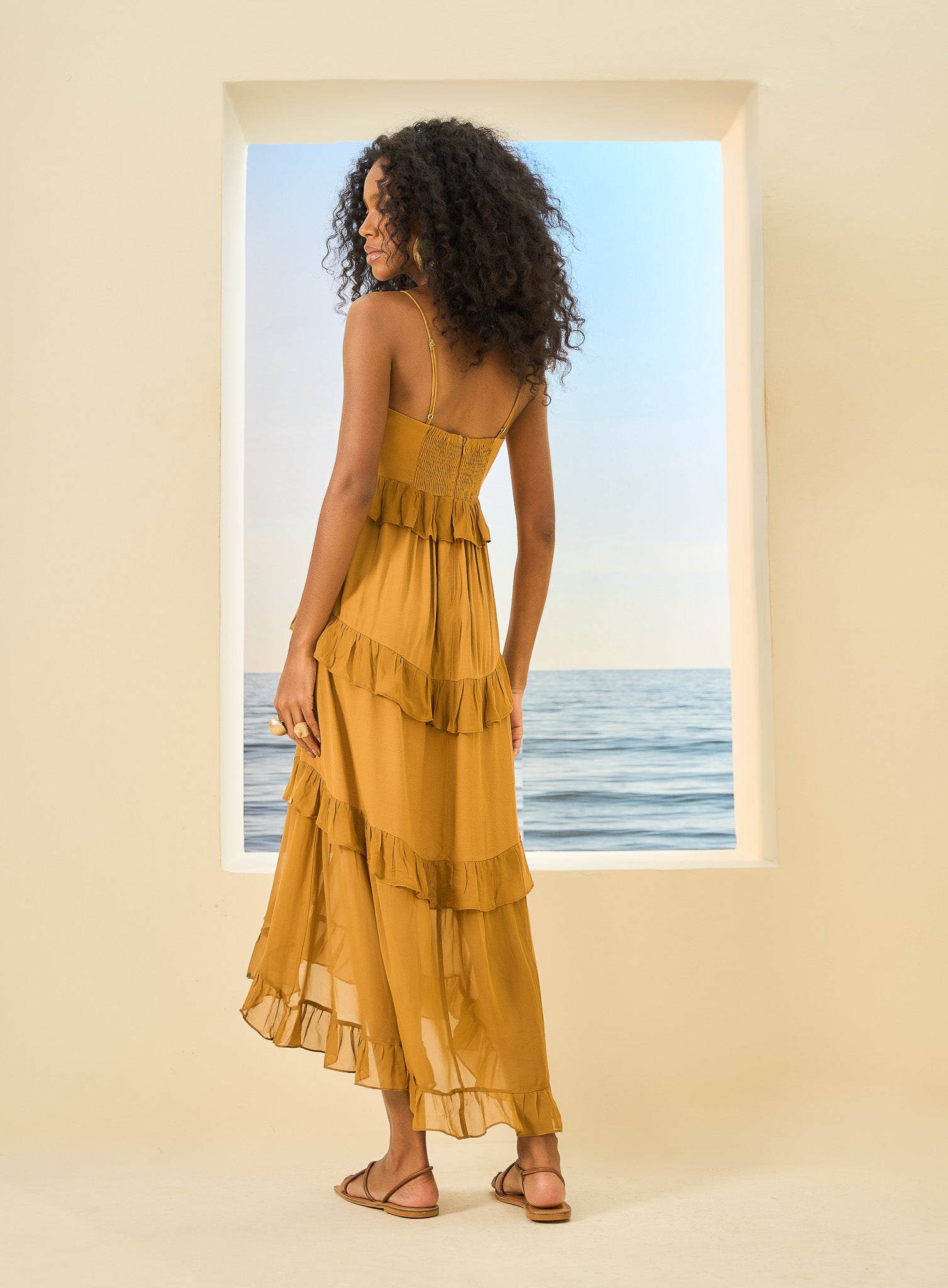 Vestido Com Bordado Manual Marrom Cominho