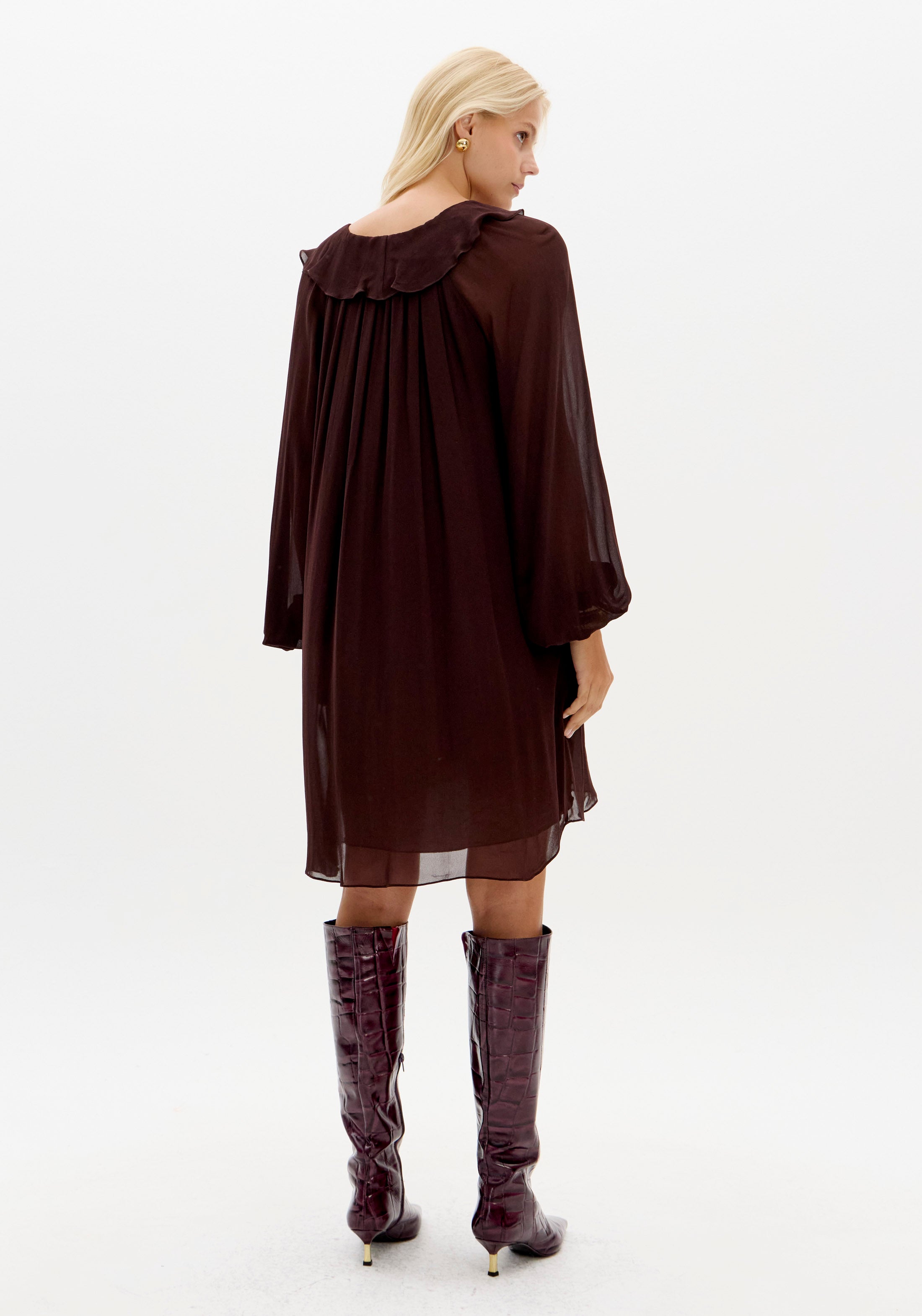 Vestido Curto Mangas Longa