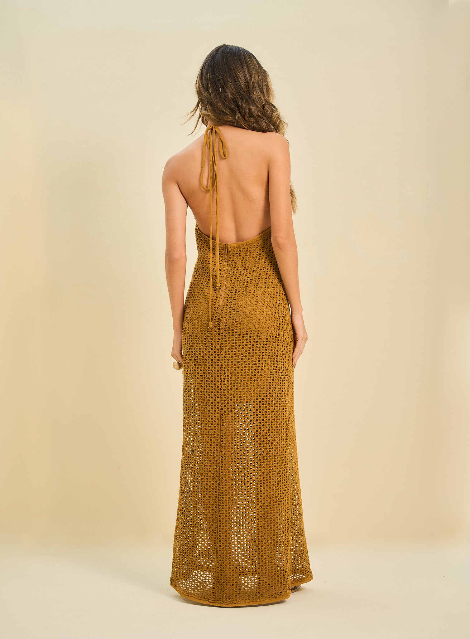 Vestido Com Paetês Marrom Cominho