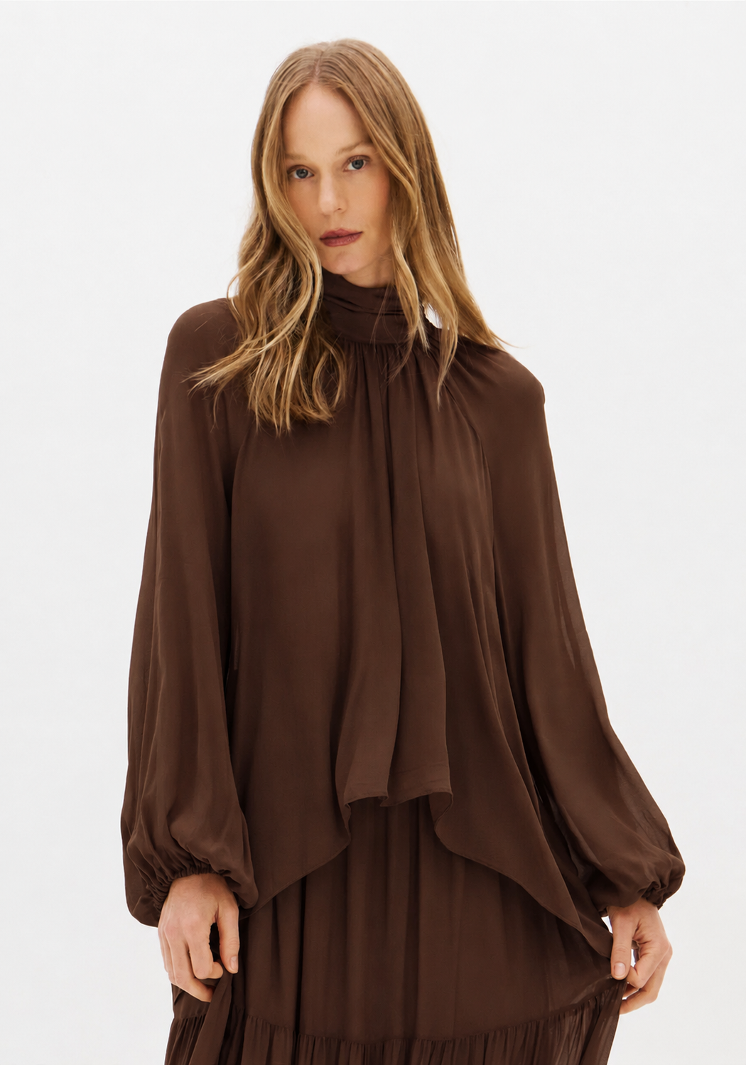 Blusa Manga Longa Gola Alta De Chiffon