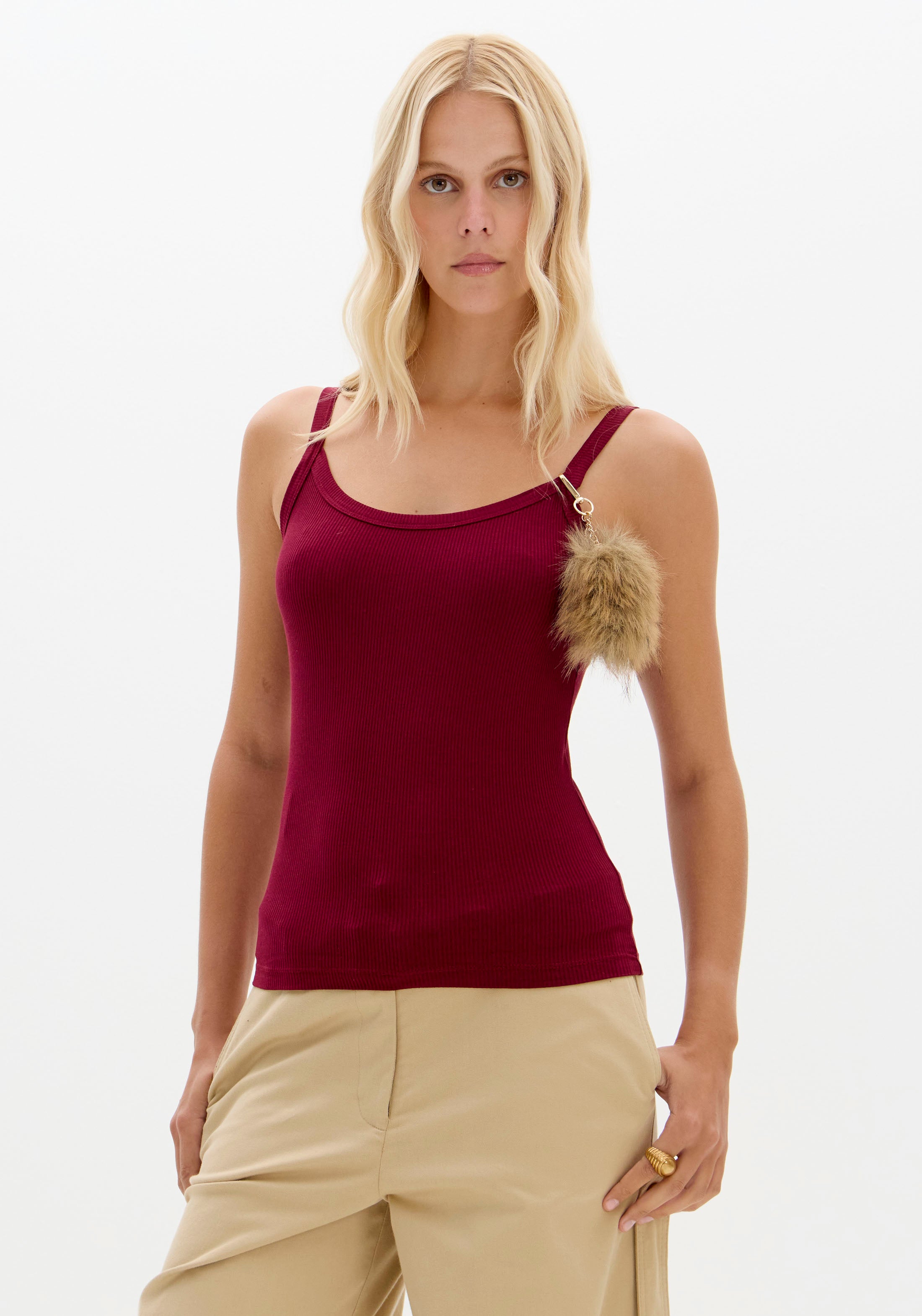 Regata Canelada De Alça Cherry