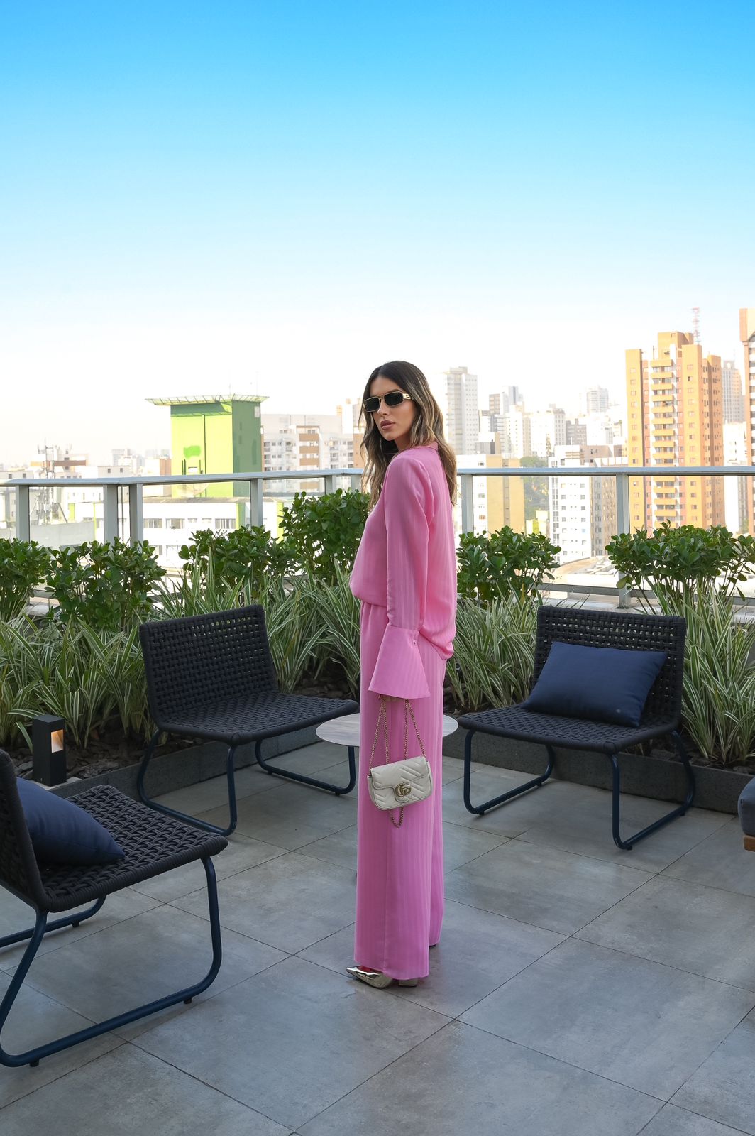 CONJUNTO CALÇA E BLUSA ROSA