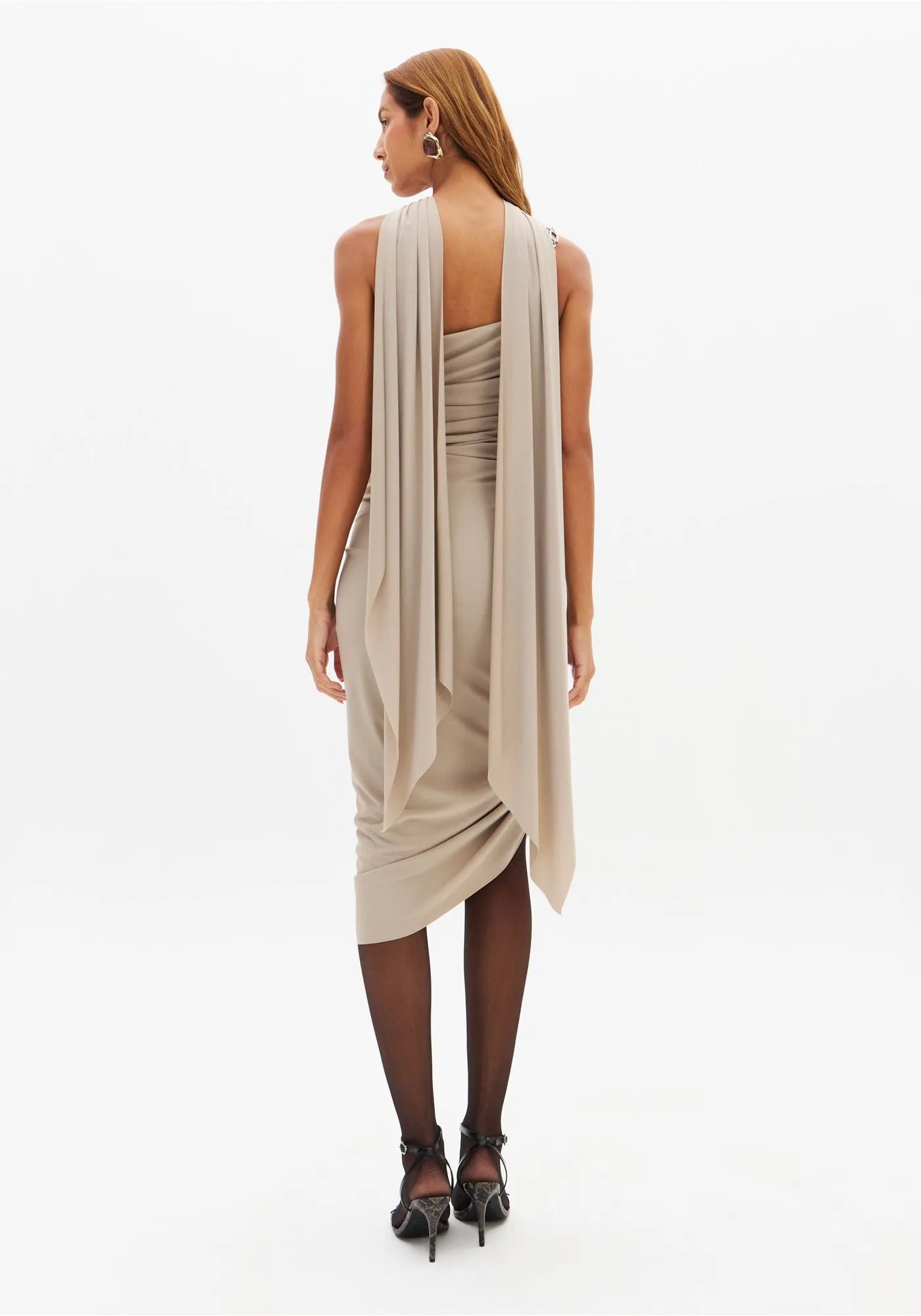 Vestido Curto Assimétrico Com Corrente