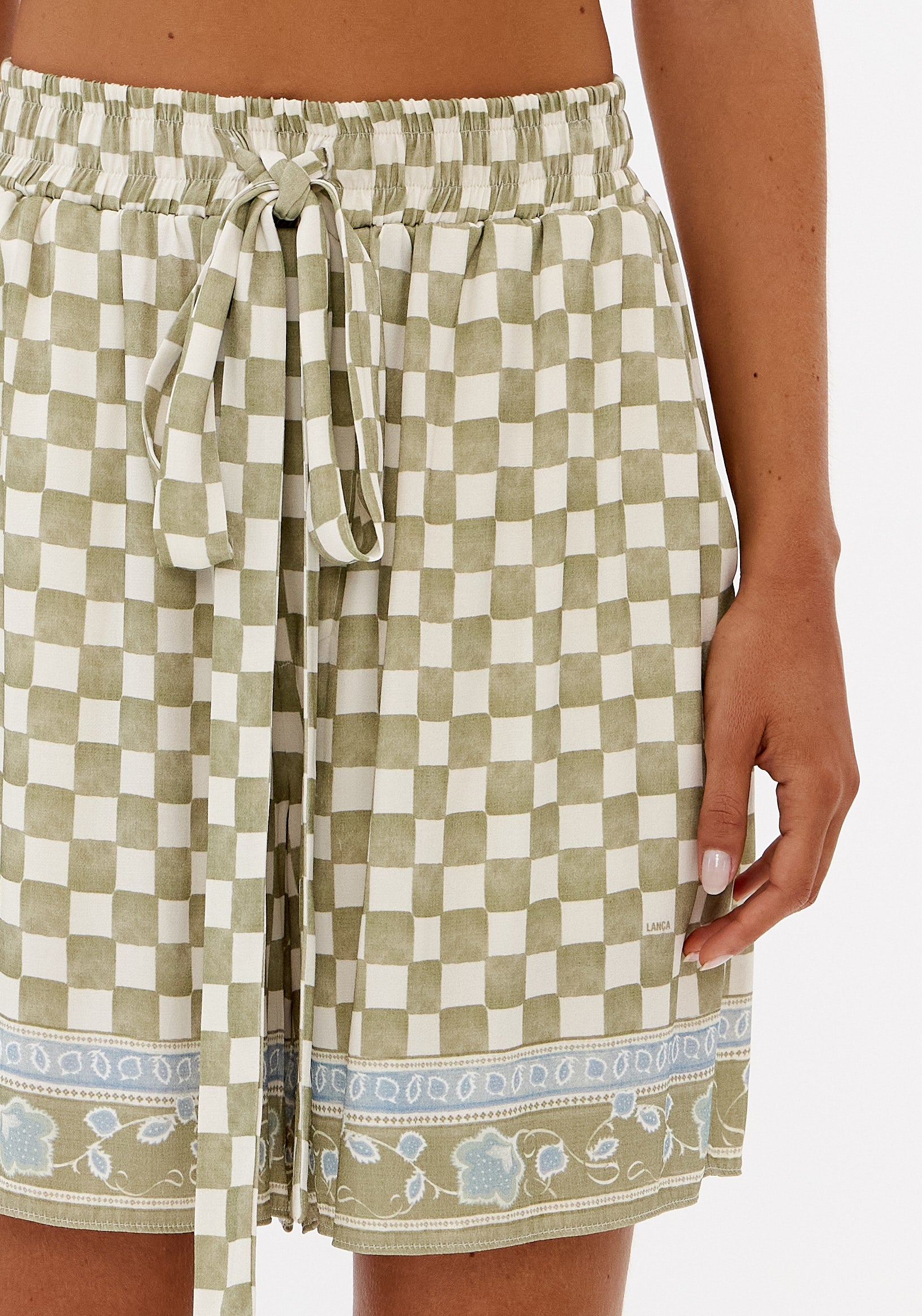 Bermuda Estampada Acetinada Com Viscose