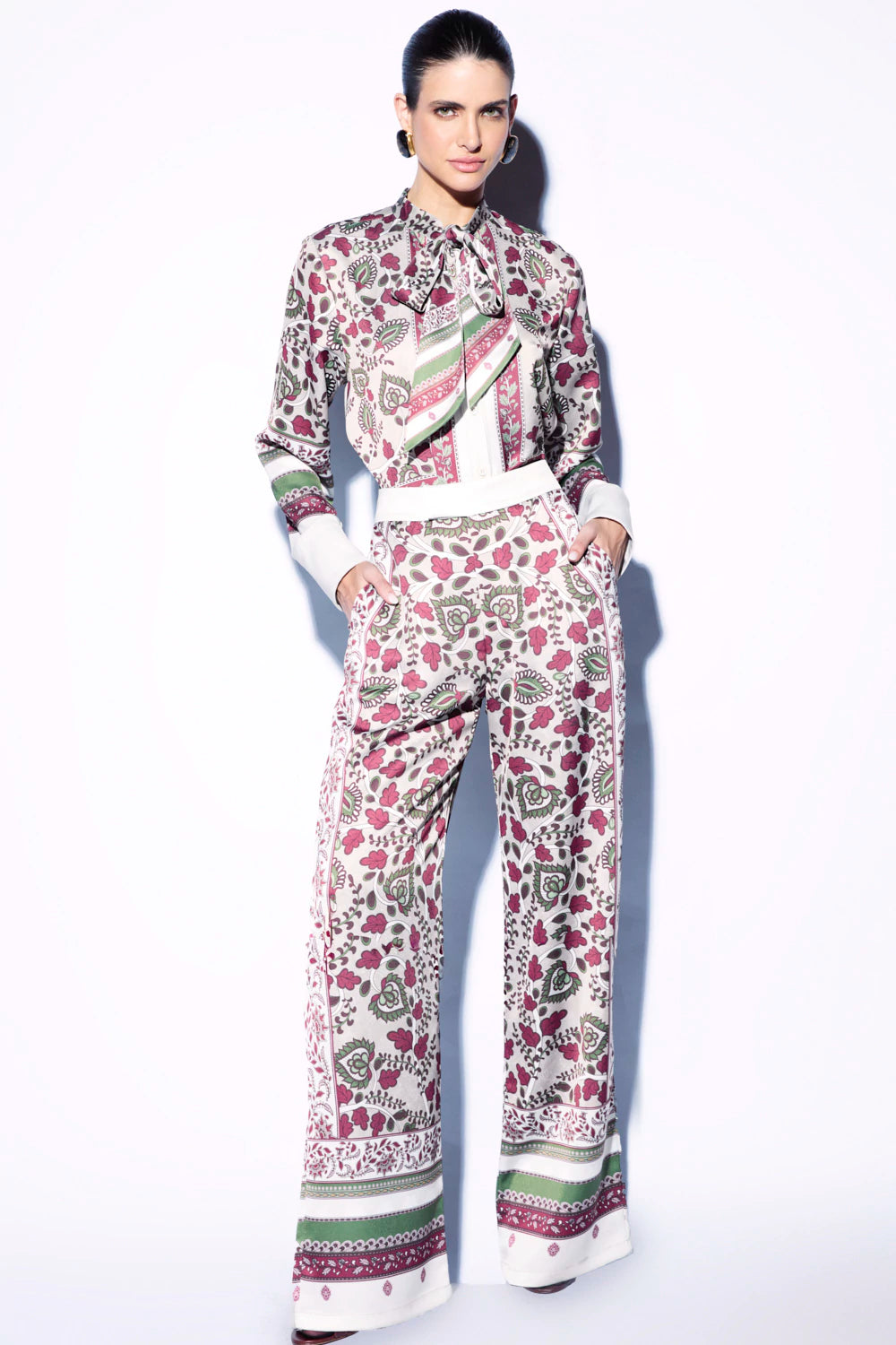 Conjunto Kendall Alfaiataria Acetinada Estampada