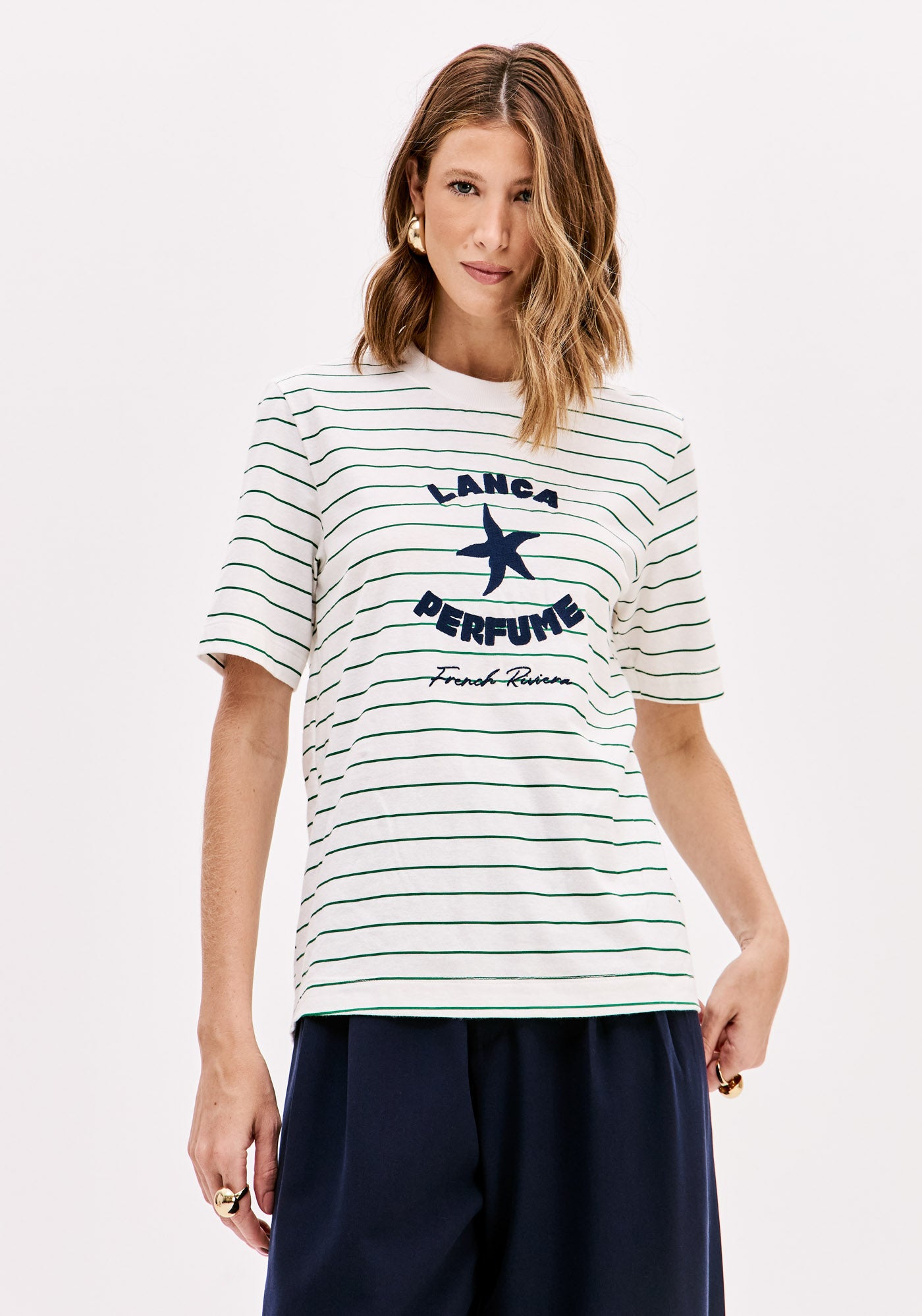 Blusa T-Shirt Manga Curta Com Bordado